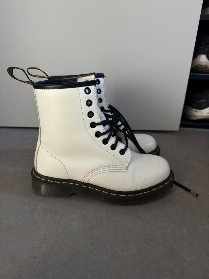 Dr. Martens, Kleding | Dames, Schoenen, Zo goed als nieuw, Lage of Enkellaarzen, Wit, Ophalen of Verzenden