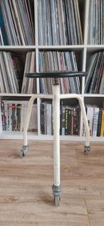 Vintage jaren 60 industriële kruk metaal skai wieltjes, Huis en Inrichting, Krukjes, Ophalen, Gebruikt