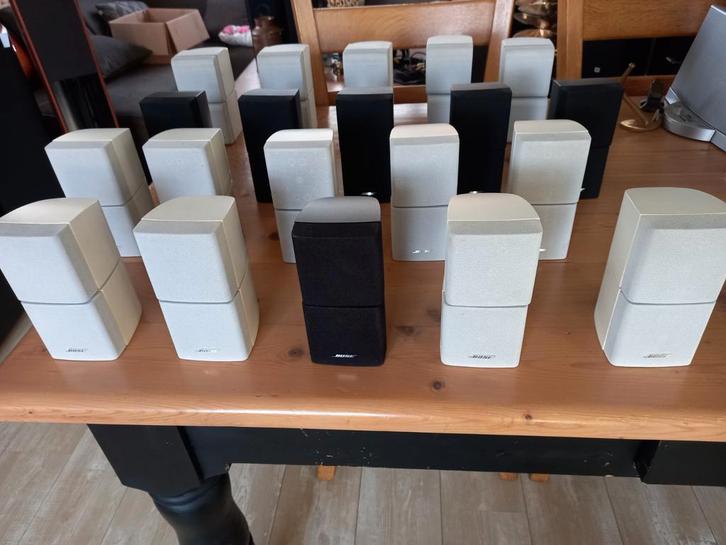 Bose dual cubes/muur/wand bevestiging/tafel/vloerstandaards, Audio, Tv en Foto, Luidsprekers, Zo goed als nieuw, Front, Rear of Stereo speakers