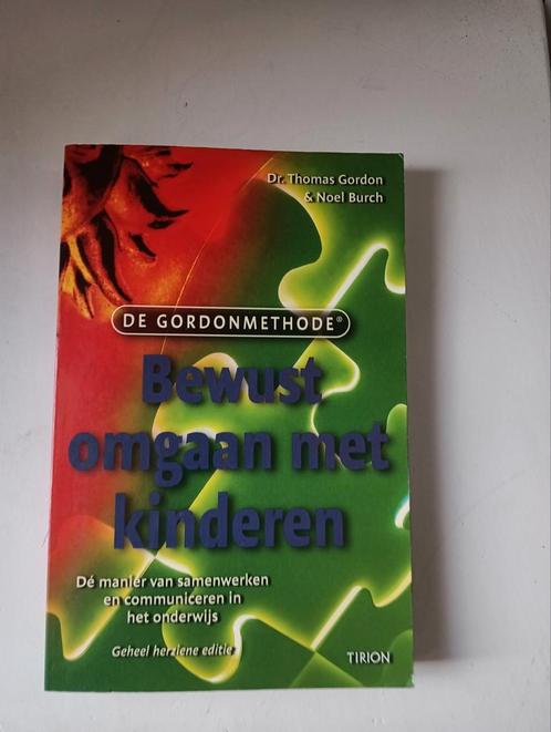 N. Burch - Bewust omgaan met kinderen, Boeken, Zwangerschap en Opvoeding, Zo goed als nieuw, Zwangerschap en Bevalling, Ophalen of Verzenden