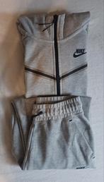 Nike Tech Fleece Trainingspak Kleur Lichtgrijs Maat XS, Kleding | Dames, Overige typen, Nike, Nieuw, Ophalen of Verzenden