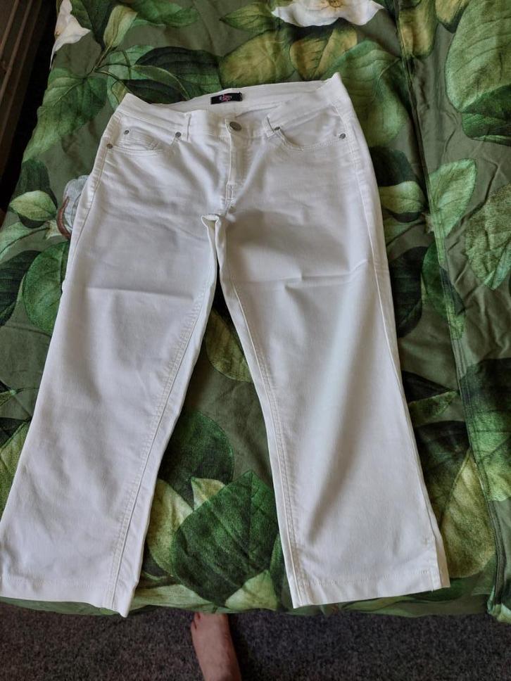 zgan dames 3 kwart broek van Enjoy kleur room maat 42, Kleding | Dames, Broeken en Pantalons, Zo goed als nieuw, Maat 42/44 (L)