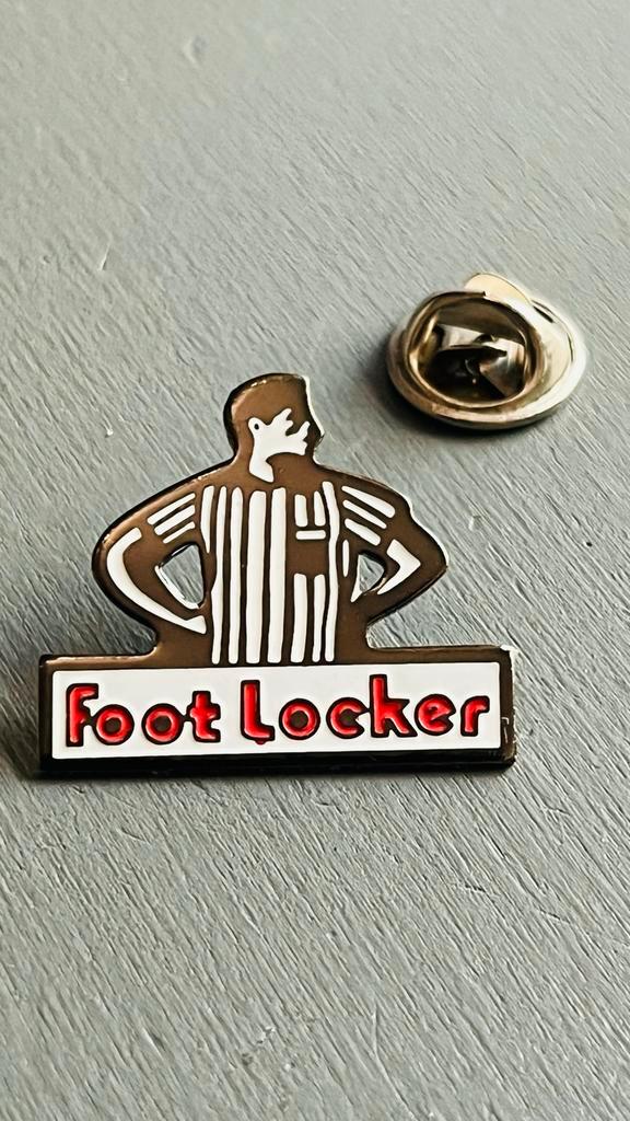 Foot Locker Pin - Scheidsrechter, Verzamelen, Speldjes, Pins en Buttons, Zo goed als nieuw, Overige onderwerpen, Ophalen of Verzenden