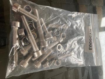 Landrover rvs bouten en moeren set beschikbaar voor biedingen