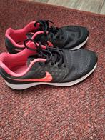 Nike hardloopschoenen maat 38, Nike, Ophalen of Verzenden, Zo goed als nieuw, Sportschoenen