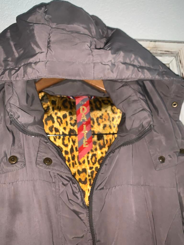 DAITE winterjas maat  42 ZGAN, Kleding | Dames, Jassen | Winter, Ophalen of Verzenden, Zo goed als nieuw, Maat 42/44 (L), Grijs