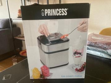 Te koop Ice cream maker nieuw in doos ongebruikt!! beschikbaar voor biedingen