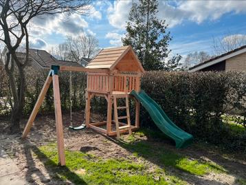 Douglas speeltoestel schommel glijbaan beschikbaar voor biedingen