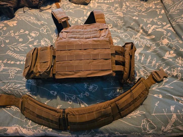 Crye AVS met zip-on backpanel, Verzamelen, Militaria | Algemeen, Landmacht, Amerika, Ophalen of Verzenden