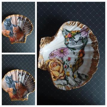 Sint Jacobsschelpen Decoratief poezen beschikbaar voor biedingen