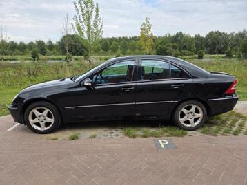 Mercedes-Benz C-Klasse 2.0 C180 Sedan 2000 Zwart beschikbaar voor biedingen