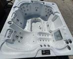 Leuke jacuzzi incl cover en garantie, Ophalen
