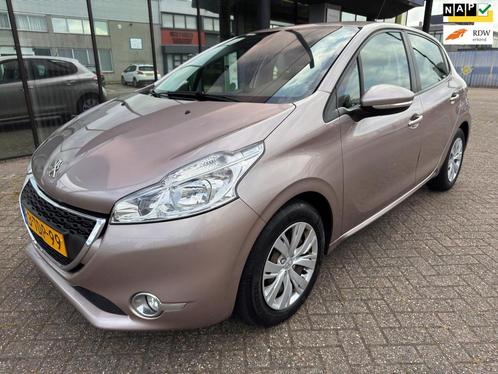 Peugeot 208 1.2 VTi Envy / Navi / PDC / Airco / 5-Drs, Auto's, Peugeot, Bedrijf, Te koop, ABS, Airbags, Airconditioning, Bluetooth