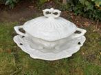 Oude vintage witte soepterrine, Antiek en Kunst, Antiek | Servies compleet, Ophalen of Verzenden