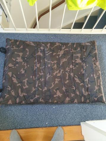 Camouflage compacte onthaakmat en gratis weegzak €15 beschikbaar voor biedingen