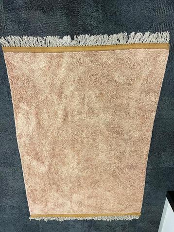 Tapis Petit vloerkleed roze beschikbaar voor biedingen