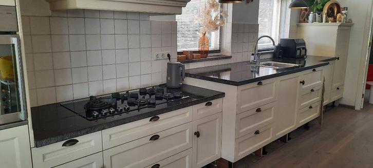 Massief houten keuken gratis op te halen, Huis en Inrichting, Keuken | Complete keukens, Gebruikt, Enkelwandige keuken, Crème