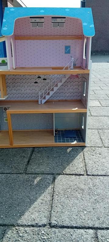 POPPENHUIS beschikbaar voor biedingen