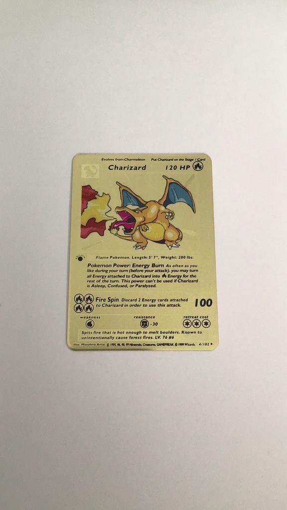 Charizard Iron Card – Goudkleurig – 4/102, Hobby en Vrije tijd, Verzamelkaartspellen | Pokémon, Zo goed als nieuw, Losse kaart