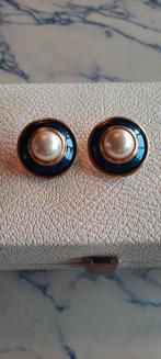 Vintage  oorbellen, Monet,parel met emaille  cloisonné, Ophalen of Verzenden, Zo goed als nieuw, Overige materialen