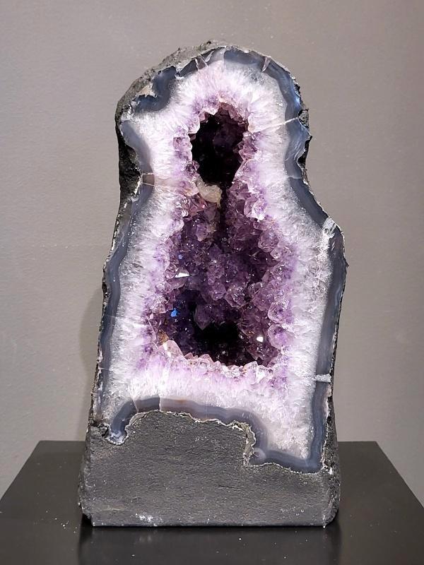 Amethist Geode, 10,8 kg., 33cm hg. en 19cm br. 189,- euro, Verzamelen, Mineralen en Fossielen, Mineraal, Ophalen