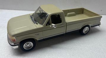 1:24 Ford F150 XLT Pick-up , Plastic model beschikbaar voor biedingen