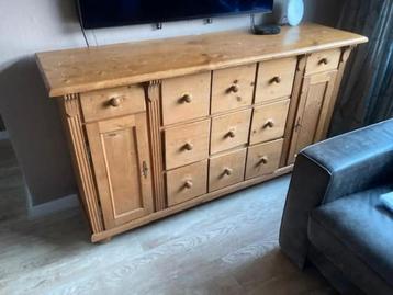 Houten dressoir met lades en deuren beschikbaar voor biedingen