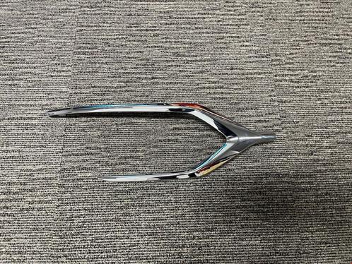 Mitsubishi space star rechts chrome lijst voorbumper grill n, Auto-onderdelen, Carrosserie en Plaatwerk, Mitsubishi, Voor, Rechts