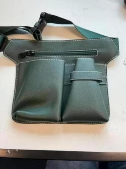 NIEUW! ULSUE kappers pouch riem groen 25x19x22 €16,99, Kleding | Heren, Riemen en Ceinturen, Nieuw, Minder dan 95 cm, Overige kleuren
