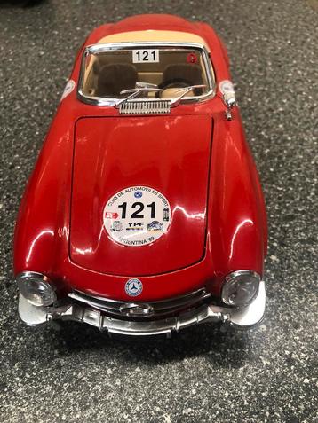 Burago 1:18 mercedes jaguar Ford  beschikbaar voor biedingen