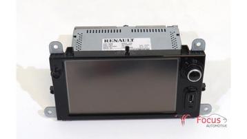 Navigatie Systeem van een Renault Clio beschikbaar voor biedingen