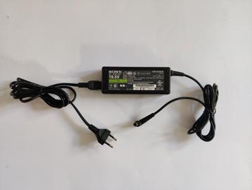 Sony VGP-AC19V19 Adapter 19.5V beschikbaar voor biedingen