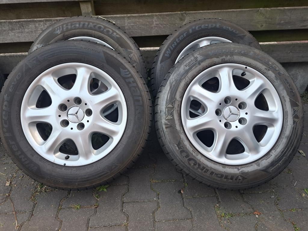 Mercedes velgen + banden, Auto-onderdelen, Banden en Velgen, Banden en Velgen, Winterbanden, 16 inch, 225 mm, Personenwagen, Gebruikt