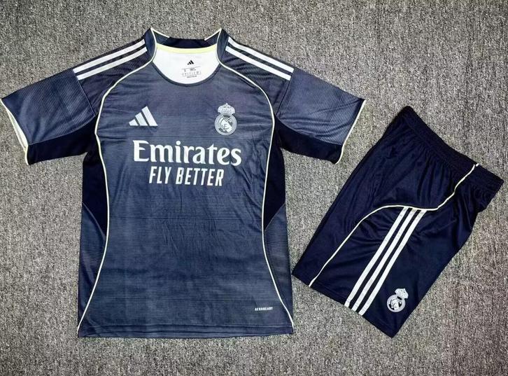 Real Madrid Uittenue 25/26, Sport en Fitness, Voetbal, Zo goed als nieuw, Shirt, Verzenden