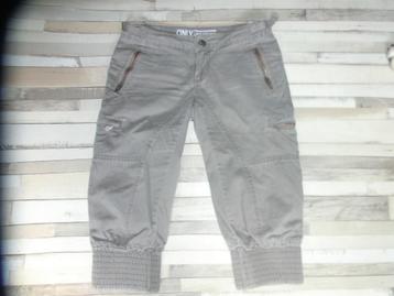 Only leuke 3-kwart broek maat 36. beschikbaar voor biedingen