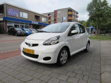 TOYOTA Aygo 1.0 VVT-i 5Drs Airco Comfort Navigator beschikbaar voor biedingen