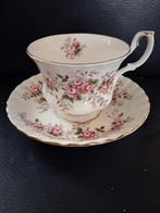 Royal Albert Lavender Roos groor model kop en schotel, Ophalen of Verzenden, Zo goed als nieuw, Porselein, Kop en/of schotel