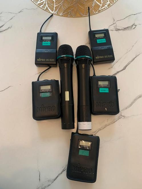 MIPRO draadloze set – 2 microfoons + 5 bodypacks, Audio, Tv en Foto, Professionele Audio-, Tv- en Video-apparatuur, Zo goed als nieuw