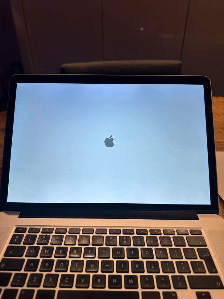 Macbook pro. 15 inch., Computers en Software, Apple Macbooks, Zo goed als nieuw, MacBook Pro, 15 inch, 2 tot 3 Ghz, 512 GB, 8 GB