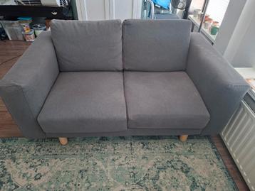 Gratis af te halen 2 zits bank beschikbaar voor biedingen