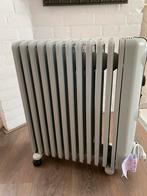 Te koop olieradiator merk Delonghi, Ophalen, Oliekachel, Elektrisch, Zo goed als nieuw
