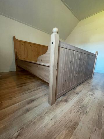 Hurdal IKEA bed 180x200, massief grenen hout - afbeelding 1