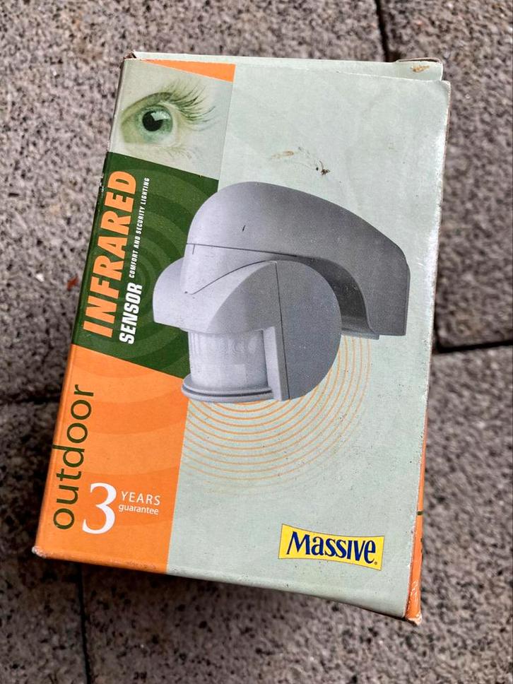 Te koop: nieuwe grijze Massive bewegingssensor, Huis en Inrichting, Lampen | Wandlampen, Nieuw, Ophalen of Verzenden