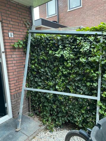 Frame voor fietsoverkapping beschikbaar voor biedingen