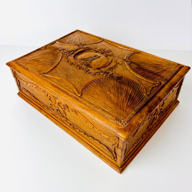 Antieke Art nouveau / Arts&crafts doos kist, Huis en Inrichting, Woonaccessoires | Kisten, Zo goed als nieuw, Minder dan 50 cm