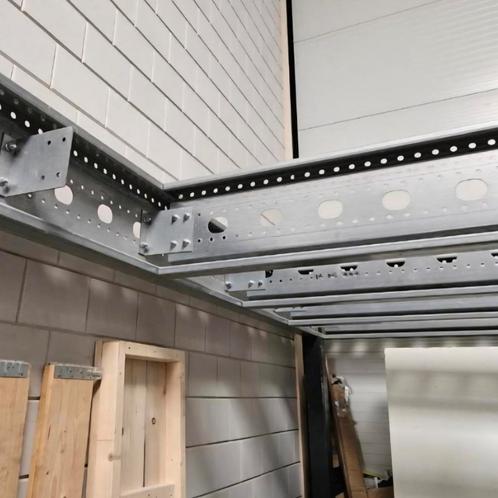 Verdiepingsvloer/ entresol L=14 B=2.25m. Oppervlakte 31,5m²., Zakelijke goederen, Kantoor en Winkelinrichting | Magazijn, Stelling en Opslag