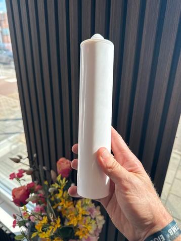 Lijm voor Accoustische Panelen - 17 Tubes beschikbaar voor biedingen