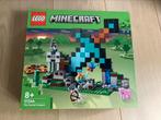LEGO Minecraft Uitvalbasis Zwaard Bouwspeelgoed 21244, Ophalen of Verzenden, Zo goed als nieuw