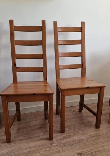 2 x twee stoelen gratis af te halen  beschikbaar voor biedingen