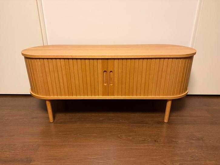 Lyngvig TV Meubel van JYSK nieuw, Huis en Inrichting, Kasten | Dressoirs, Zo goed als nieuw, 100 tot 150 cm, 25 tot 50 cm, Met deur(en)